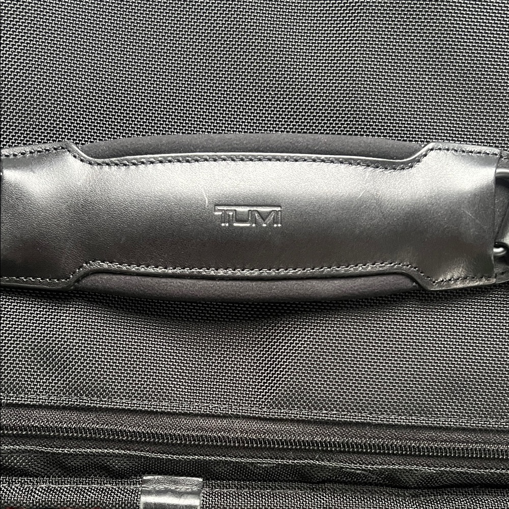 TUMI Expandable Organizer Briefcase Laptop Bag - Picture 6 of 7